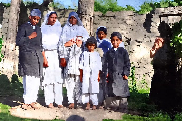 Colorize & restore using ComfyUI by LHKJCKY