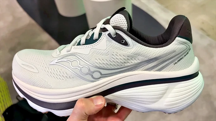Saucony Hurricane 26_01