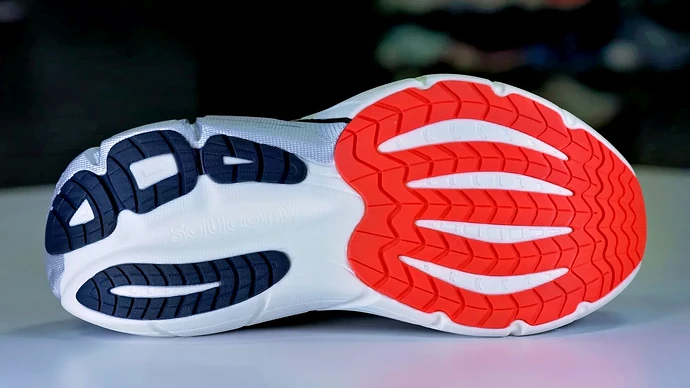 Saucony Paramount Max_07