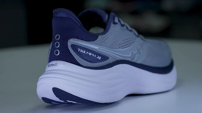 Saucony Triumph 24_ IncrediLUX_04
