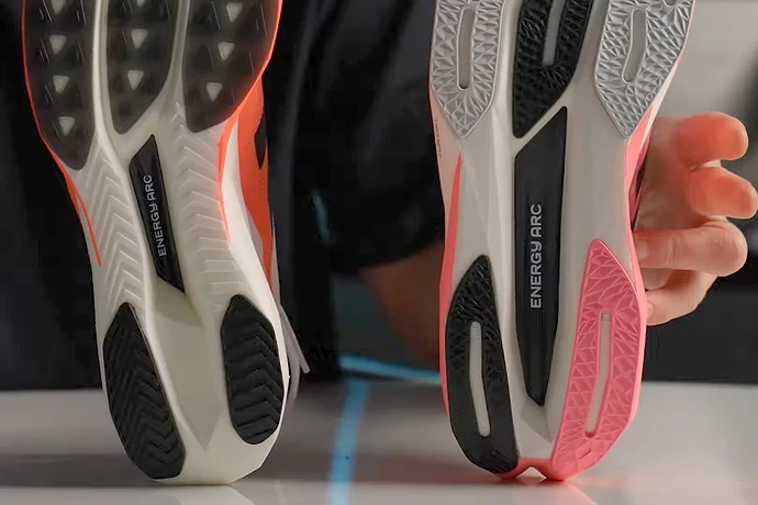 New Balance SC Elite V5 vs V4