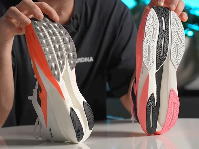 New Balance SC Elite V5 vs V4 c