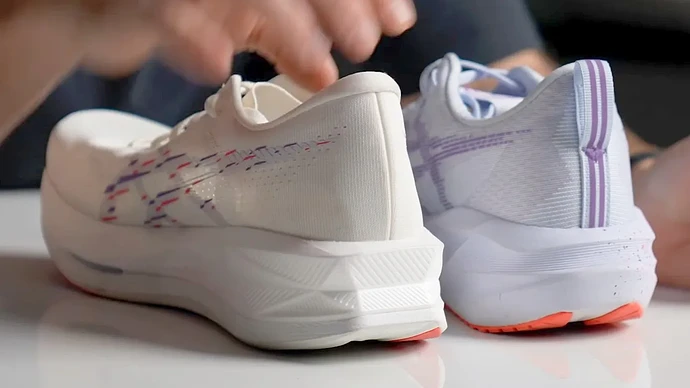 ASICS Sonicblast vs Novablast c