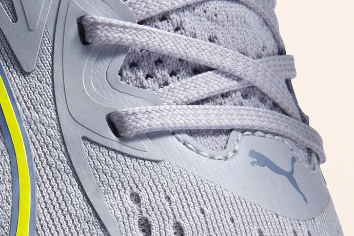 26ss_run_mag-max-2_grey-yellow_alt2_2419_rgb_cr2