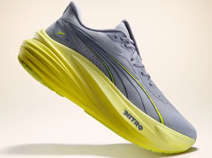 26ss_run_mag-max-2_grey-yellow_alt1_2071_rgb_1