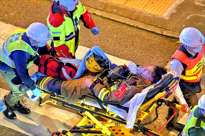 香港超高層ビル火災 消防士