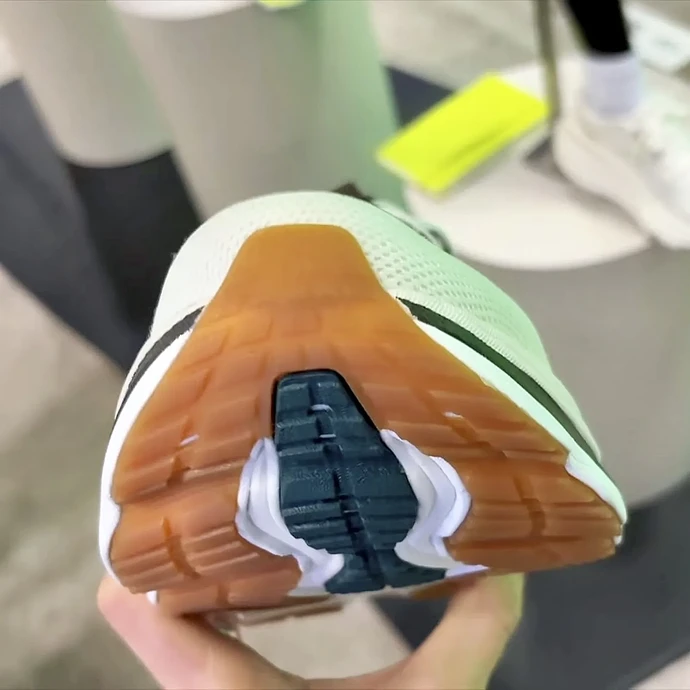 Saucony Hurricane 26_03