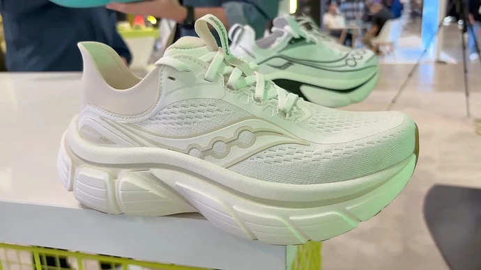 Saucony Paramount Max_06