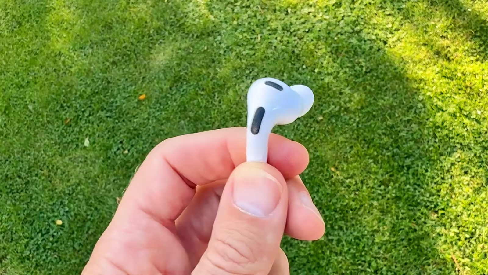 Apple Airpods Pro 3 Review_ Are heart tracking buds Apple's best running headphones yet_ 9-2 screenshot